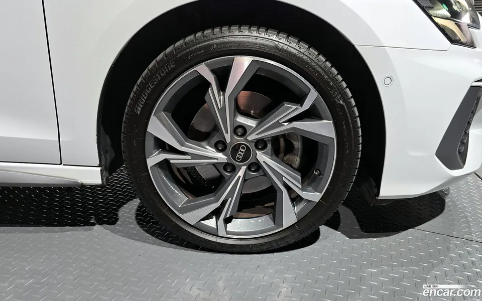 Audi A3 (8Y) 40 TFSI 2023 — миниатюра 5