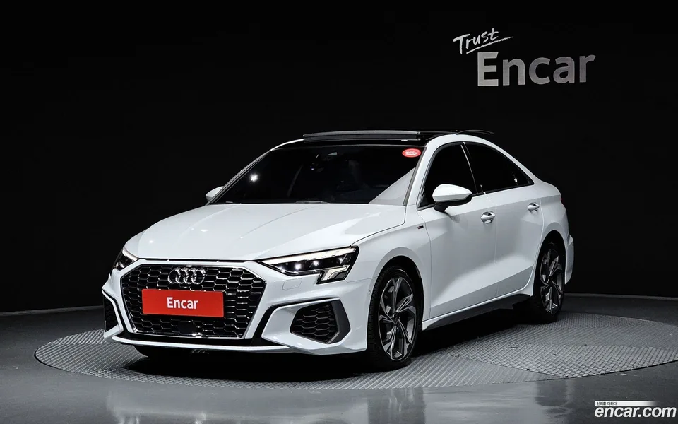 Audi A3 (8Y) 40 TFSI 2023 — фото 1, купить с доставкой в Москву