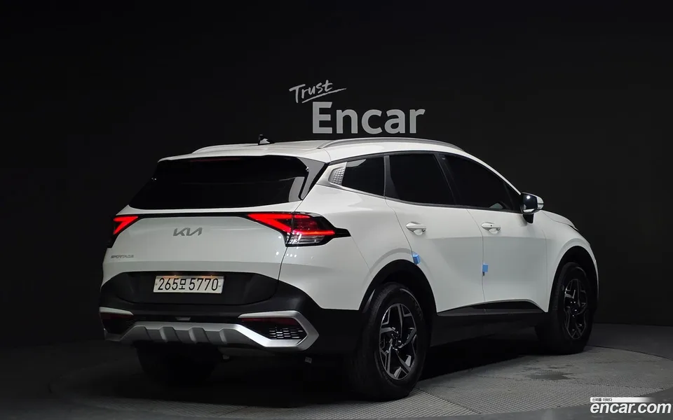 Kia Sportage 2.0 2WD 2023 — миниатюра 2