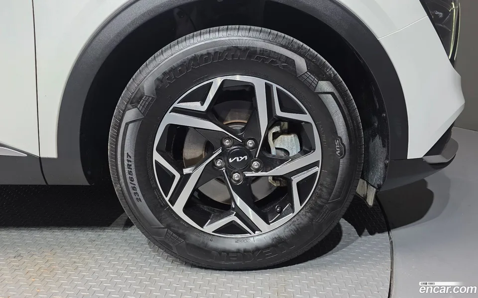 Kia Sportage 2.0 2WD 2023 — миниатюра 5