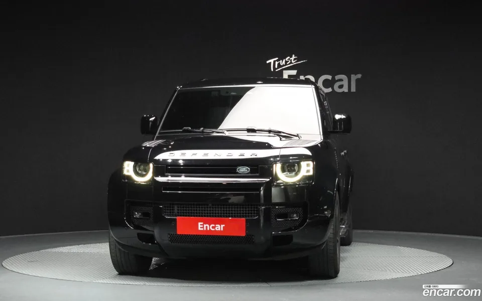 Land Rover Defender 130 D300 X- HSE 2025 — миниатюра 3