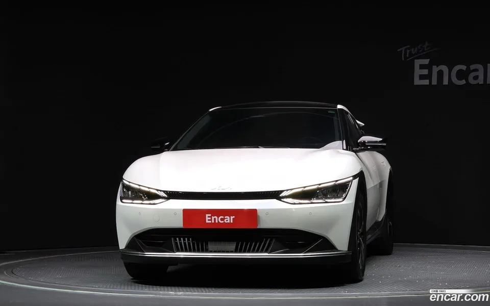 Kia EV6 2023 — миниатюра 3