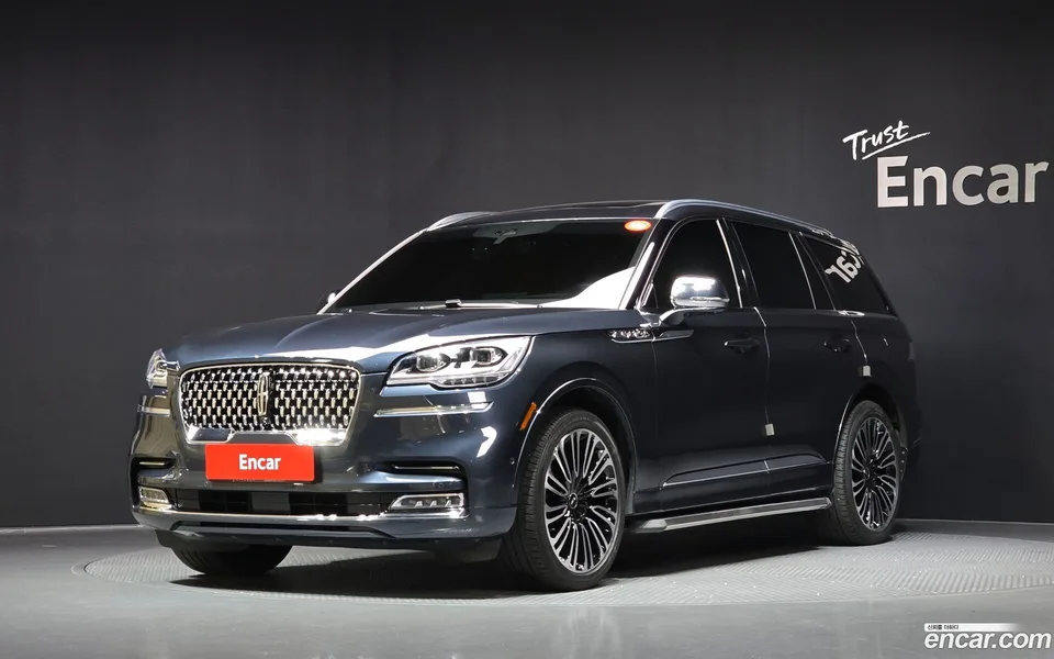 Lincoln Aviator 3.0 AWD 2022 — фото 1, купить с доставкой в Москву