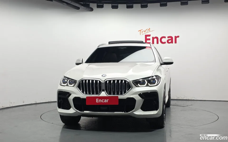 BMW X6 xDrive40i M 2023 — миниатюра 2