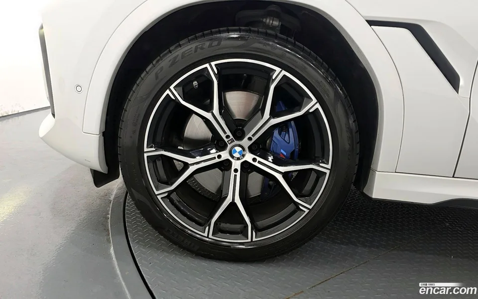 BMW X6 xDrive40i M 2023 — миниатюра 5