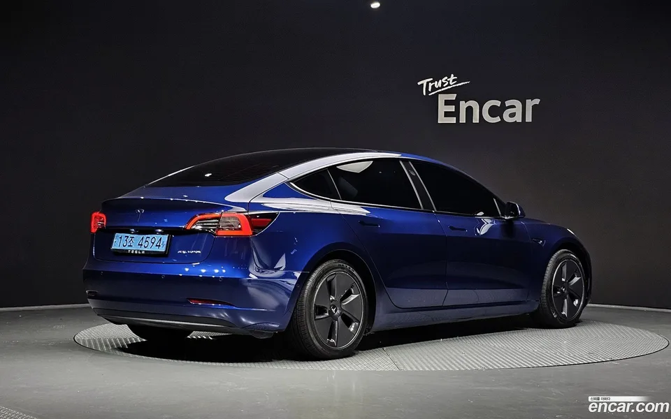 Tesla Model 3 AWD 2022 — миниатюра 2