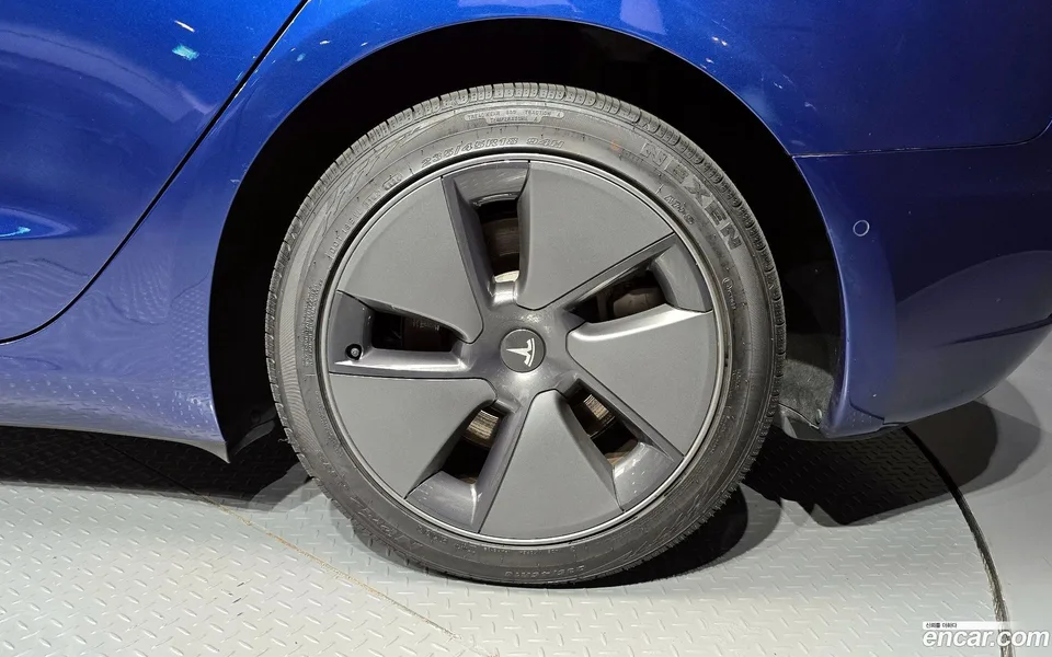 Tesla Model 3 AWD 2022 — миниатюра 5