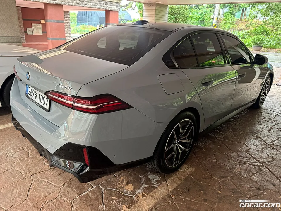 BMW 5 Series 520i M 2025 — миниатюра 5
