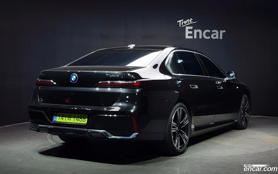 BMW 7 Series 750e xDrive M 2024 — миниатюра 2