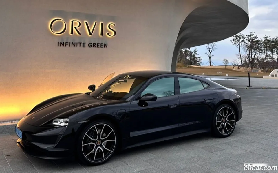 Porsche Taycan 2024 — миниатюра 3