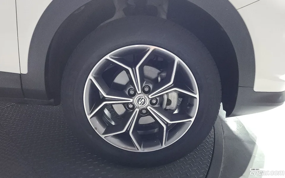 KG Mobility Korando 1.5 2WD C7 2023 — миниатюра 5