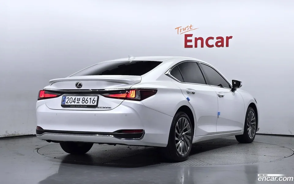 Lexus ES 300h 2024 — миниатюра 2