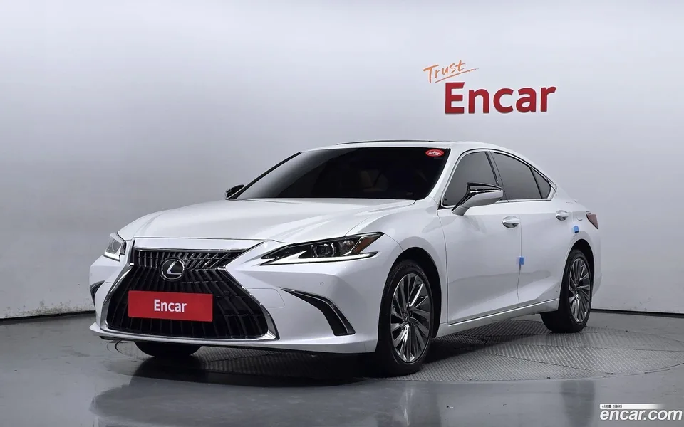 Lexus ES 300h 2024 — фото 1, купить с доставкой в Москву