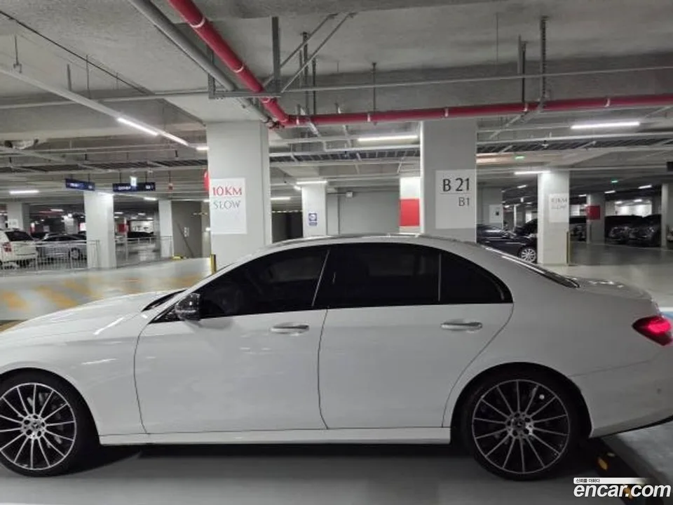 Mercedes-Benz E-Class E350 4MATIC AMG Line 2023 — миниатюра 4