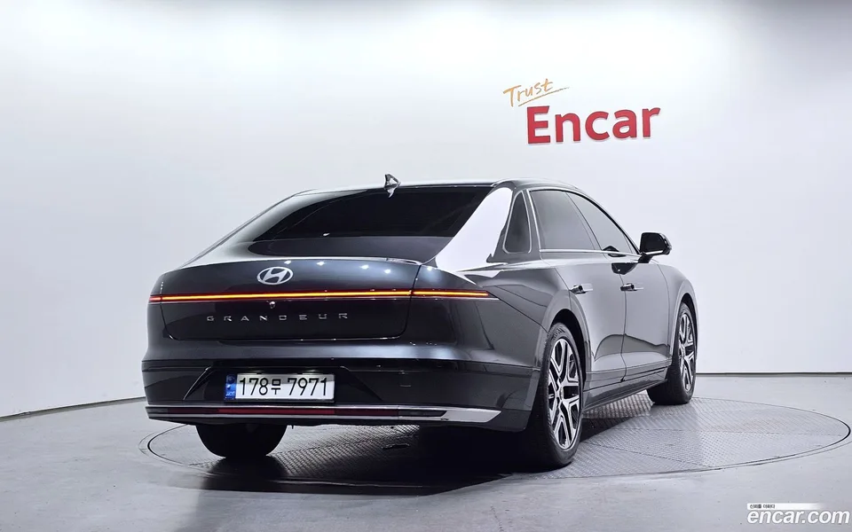 Hyundai Grandeur 2.5 2WD 2023 — миниатюра 2