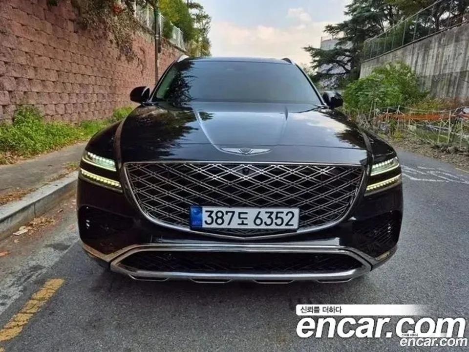 Genesis GV80 2.5T 2WD 2024 — фото 1, купить с доставкой в Москву