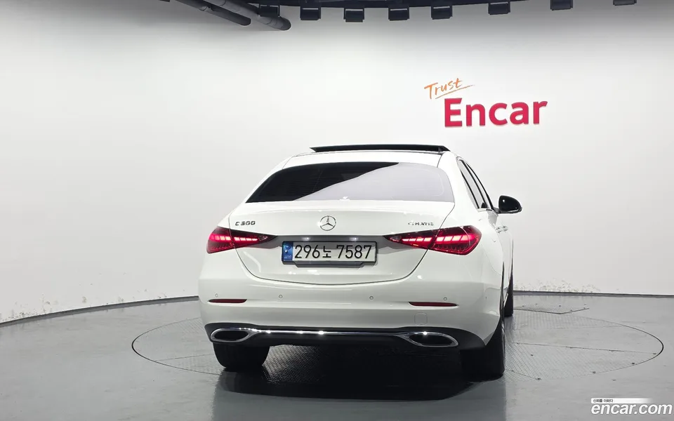 Mercedes-Benz C-Class C300 4MATIC 2023 — миниатюра 4