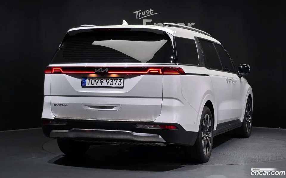 Kia Carnival 7 2023 — миниатюра 2