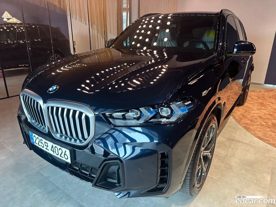 BMW X5 xDrive 40i M 2025 — миниатюра 2