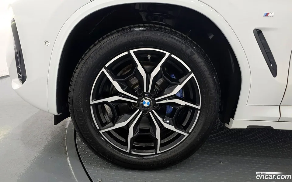 BMW X4 xDrive20i M 2023 — миниатюра 5
