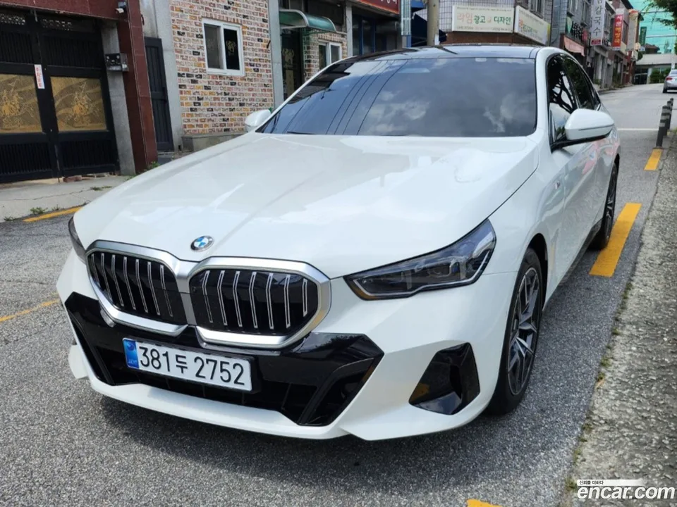 BMW 5 Series 520i M 2025 — миниатюра 2