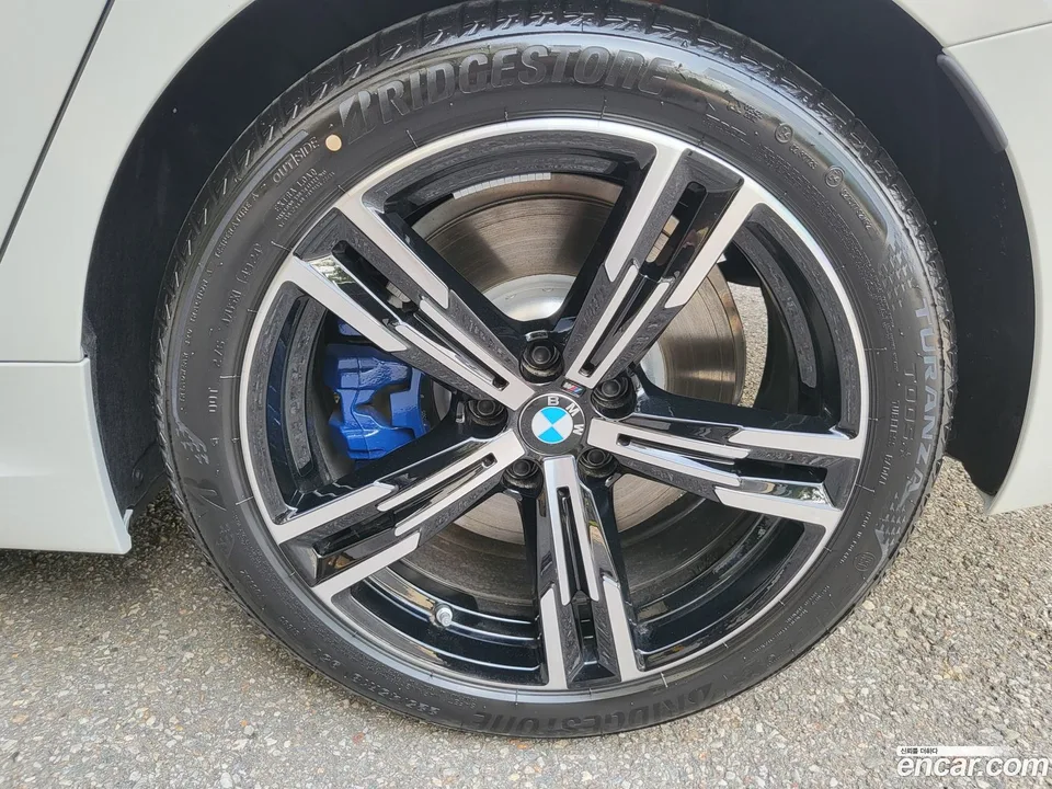 BMW 3 Series 320i M 2025 — миниатюра 5