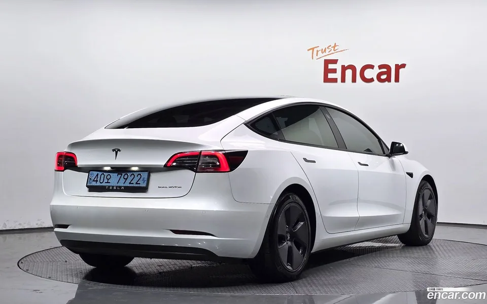 Tesla Model 3 AWD 2022 — миниатюра 2