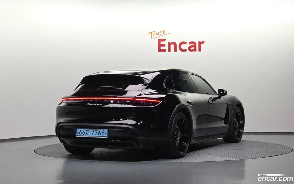 Porsche Taycan 4S 2022 — миниатюра 2