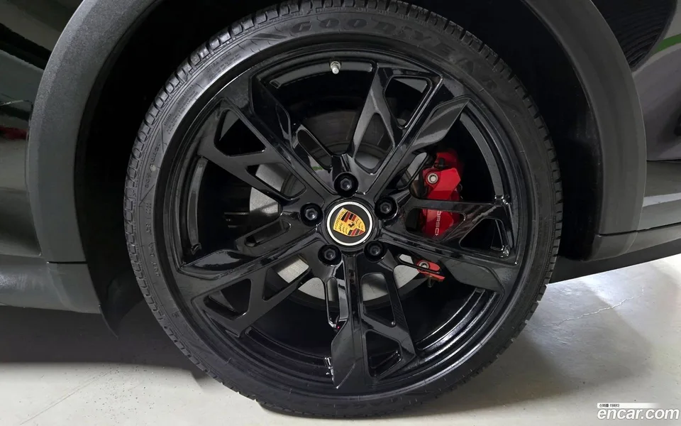 Porsche Taycan 4S 2022 — миниатюра 5
