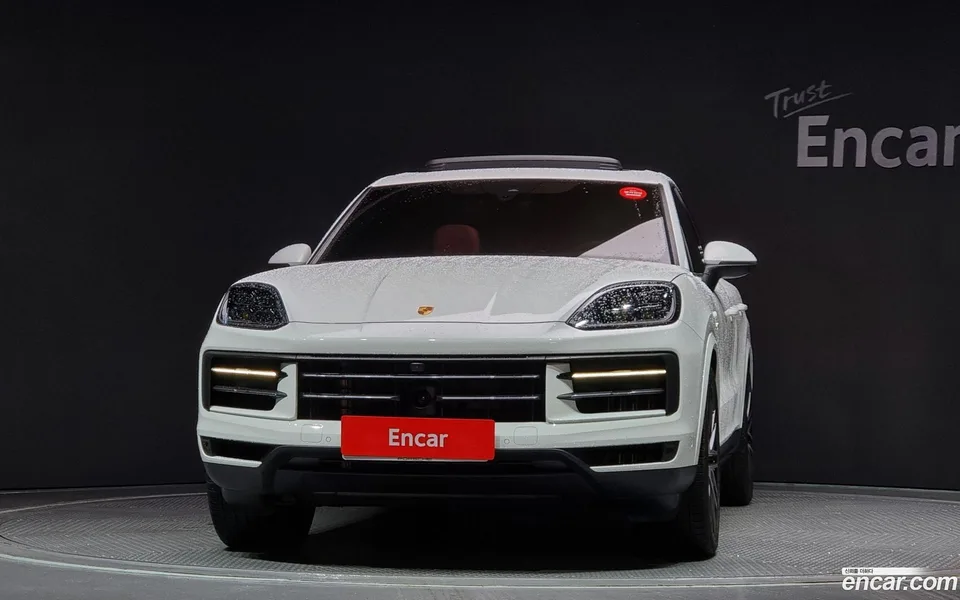 Porsche Cayenne 3.0 E- 2025 — миниатюра 3