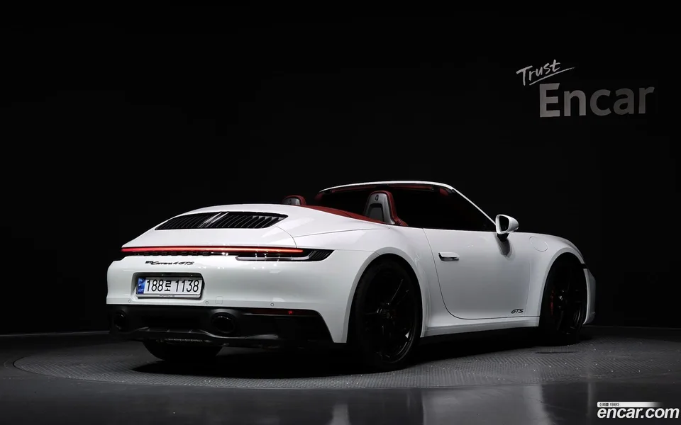 Porsche 911 (992) 4 GTS 2024 — миниатюра 2