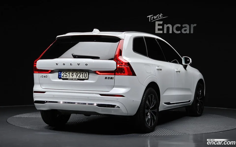 Volvo XC60 B5 2023 — миниатюра 2