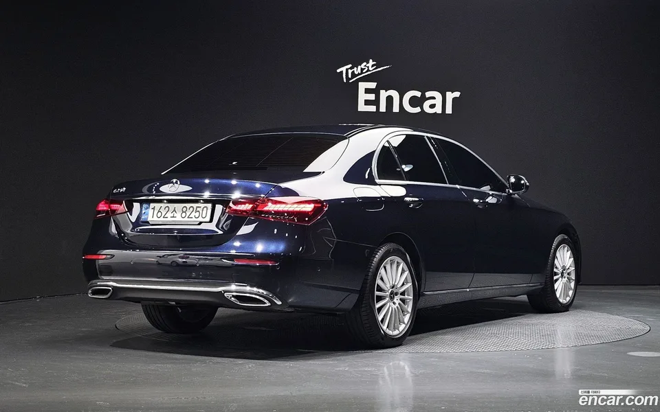 Mercedes-Benz E-Class E250 2022 — миниатюра 2