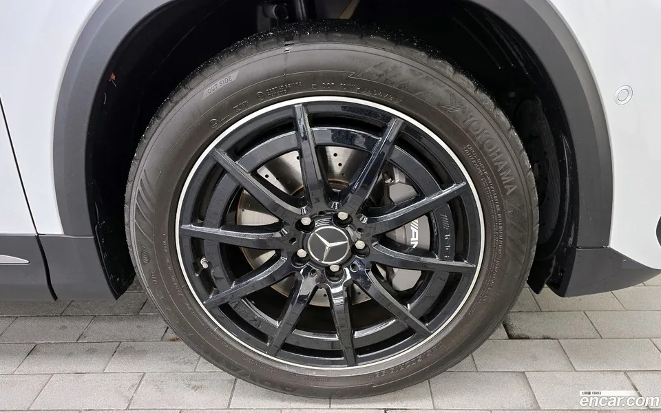 Mercedes-Benz GLA-Class GLA45 AMG 4MATIC+ 2023 — миниатюра 5