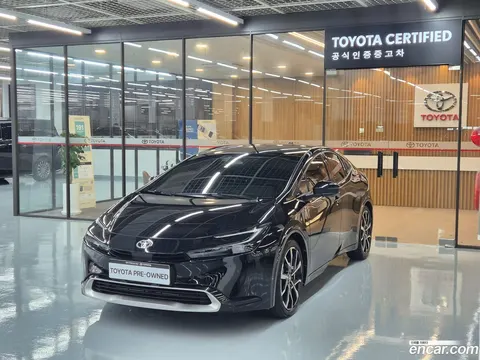Toyota Prius 2023 купить в Москве