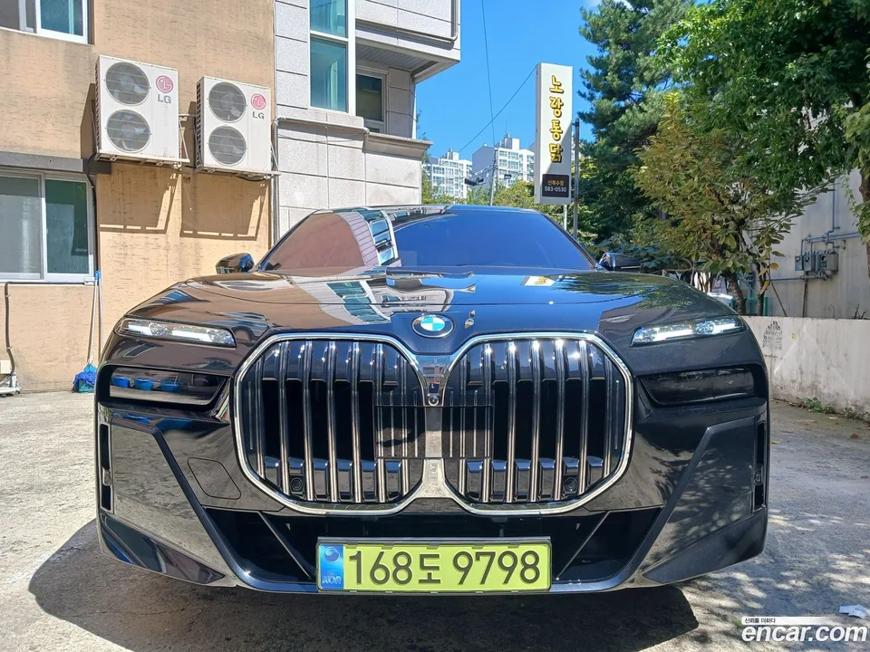 BMW 7 Series 740d xDrive M 2025 — фото 1, купить с доставкой в Москву