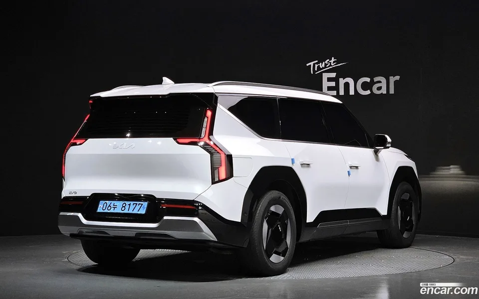Kia EV9 2WD 2023 — миниатюра 2