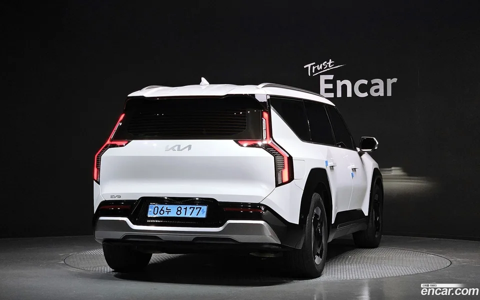 Kia EV9 2WD 2023 — миниатюра 4