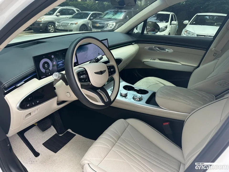 Genesis GV70 2.5T 2WD 2024 — миниатюра 3