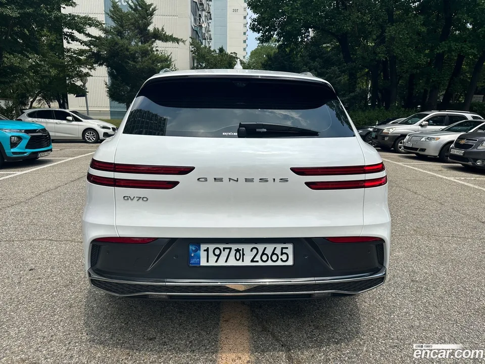 Genesis GV70 2.5T 2WD 2024 — миниатюра 5
