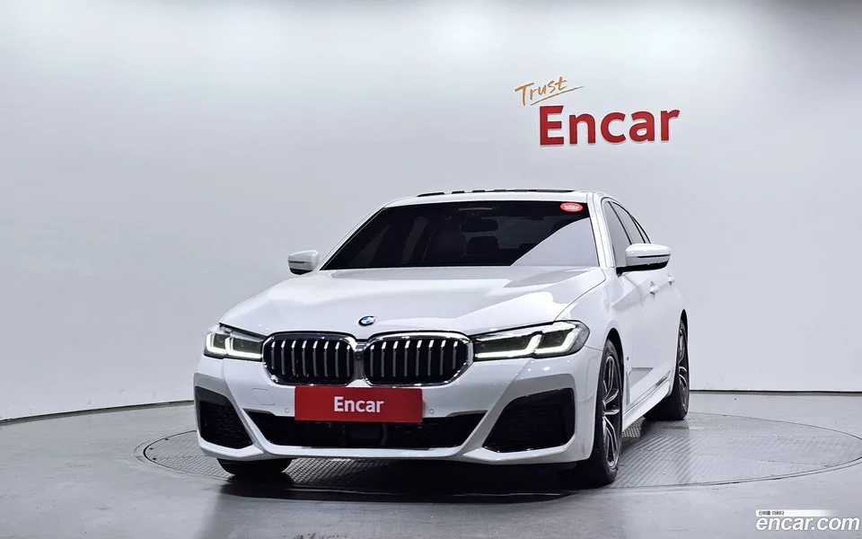 BMW 5 Series 520i M 2023 — миниатюра 3