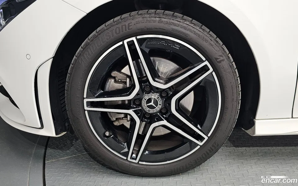 Mercedes-Benz CLA-Class CLA250 4MATIC 2023 — миниатюра 5