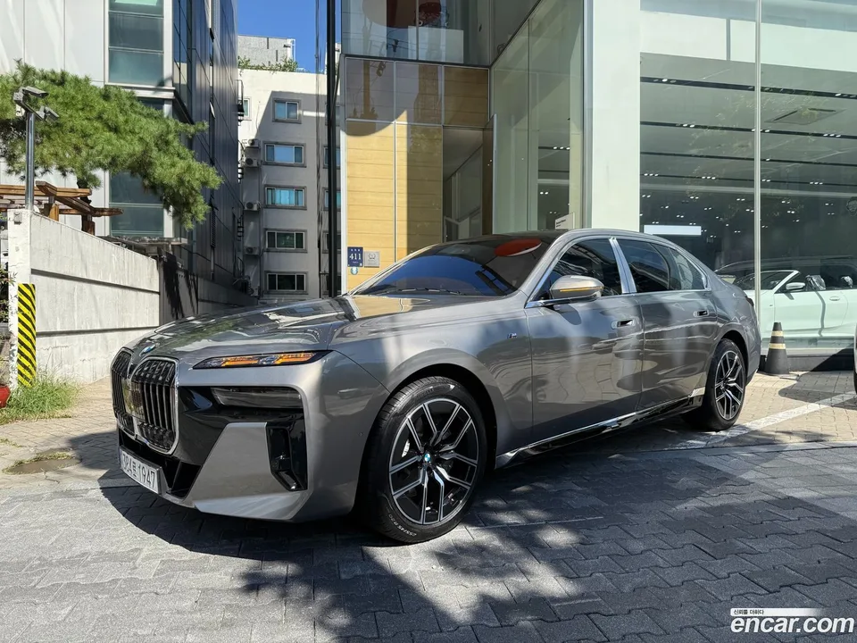 BMW 7 Series 740i xDrive M 2025 — миниатюра 2