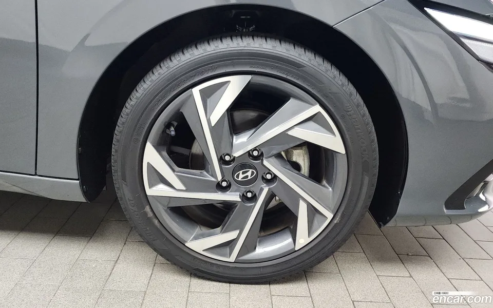 Hyundai Avante CN7 Hybrid 2024 — миниатюра 5