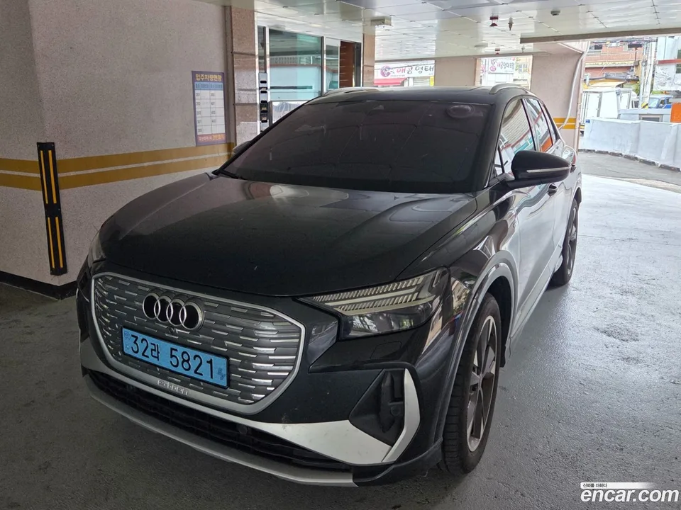 Audi Q4 e-tron 40 2023 — миниатюра 2