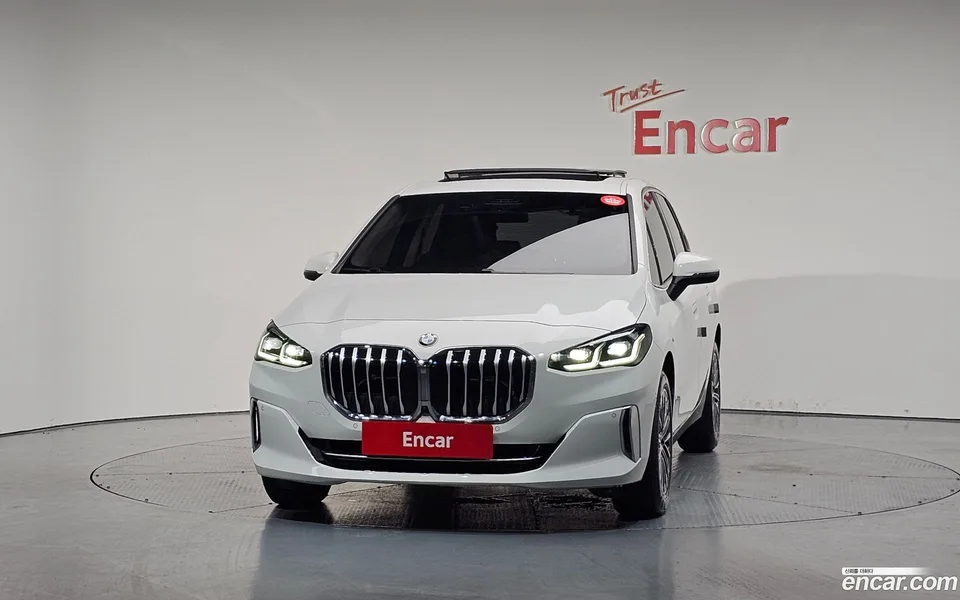 BMW 2 Series Active Tourer 220i 2023 — миниатюра 3