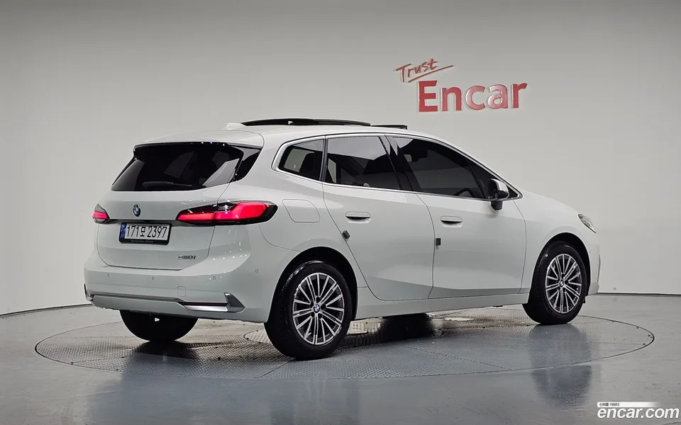 BMW 2 Series Active Tourer 220i 2023 — миниатюра 2