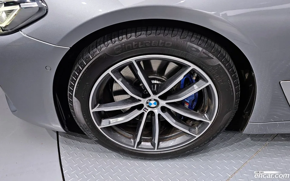 BMW 5 Series 520i M 2023 — миниатюра 5