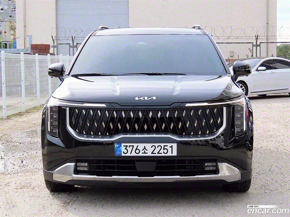 Kia Carnival 7 2023 — миниатюра 2