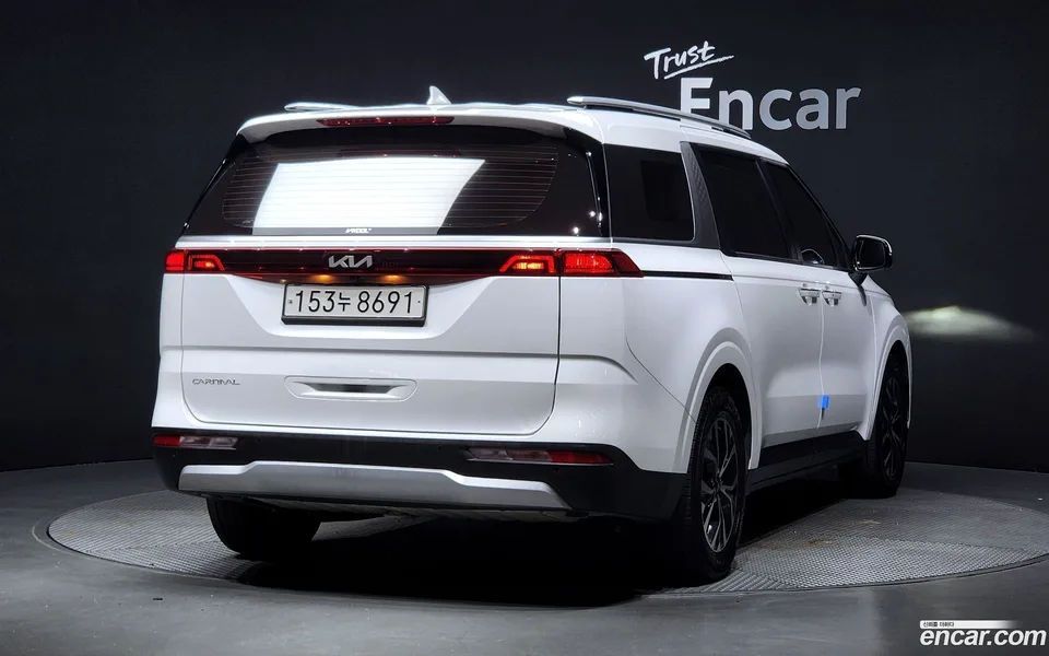 Kia Carnival 9 2023 — миниатюра 2